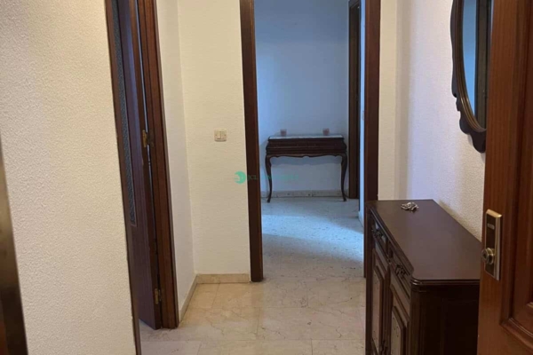 Piso de 4 habitaciones en San Basilio Córdoba con cochera - JCL Inmogroup Córdoba
