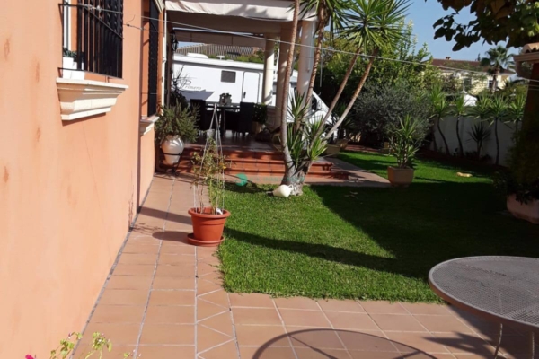 Parcela en La Gorgoja Córdoba con piscina (1.400 m²) - JCL Inmogroup Córdoba