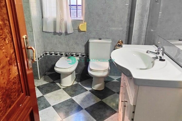 Casa en barrio de Cañero Córdoba en una sola planta con patio (4 habs.) - JCL Inmogroup Córdoba