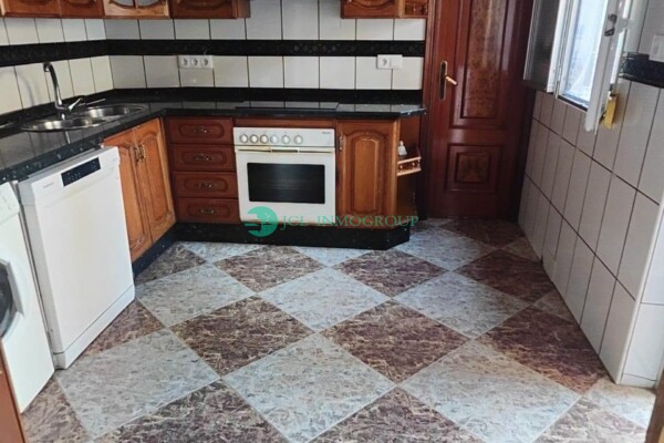 Casa en barrio de Cañero Córdoba en una sola planta con patio (4 habs.) - JCL Inmogroup Córdoba