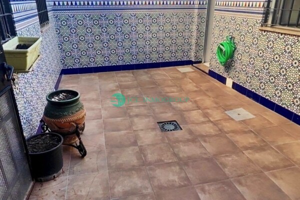 Casa en barrio de Cañero Córdoba en una sola planta con patio (4 habs.) - JCL Inmogroup Córdoba